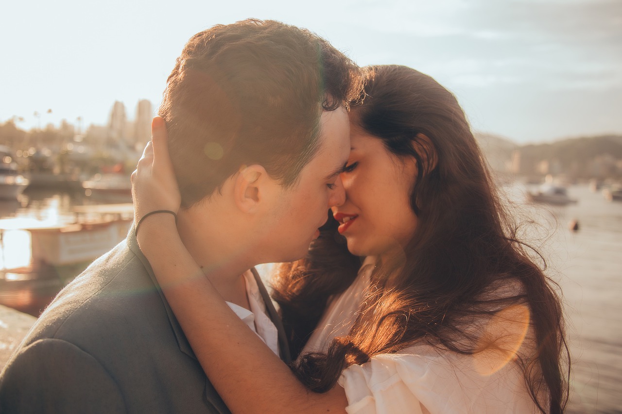 7 types of Kisses to Spice up Your Intimate Moments